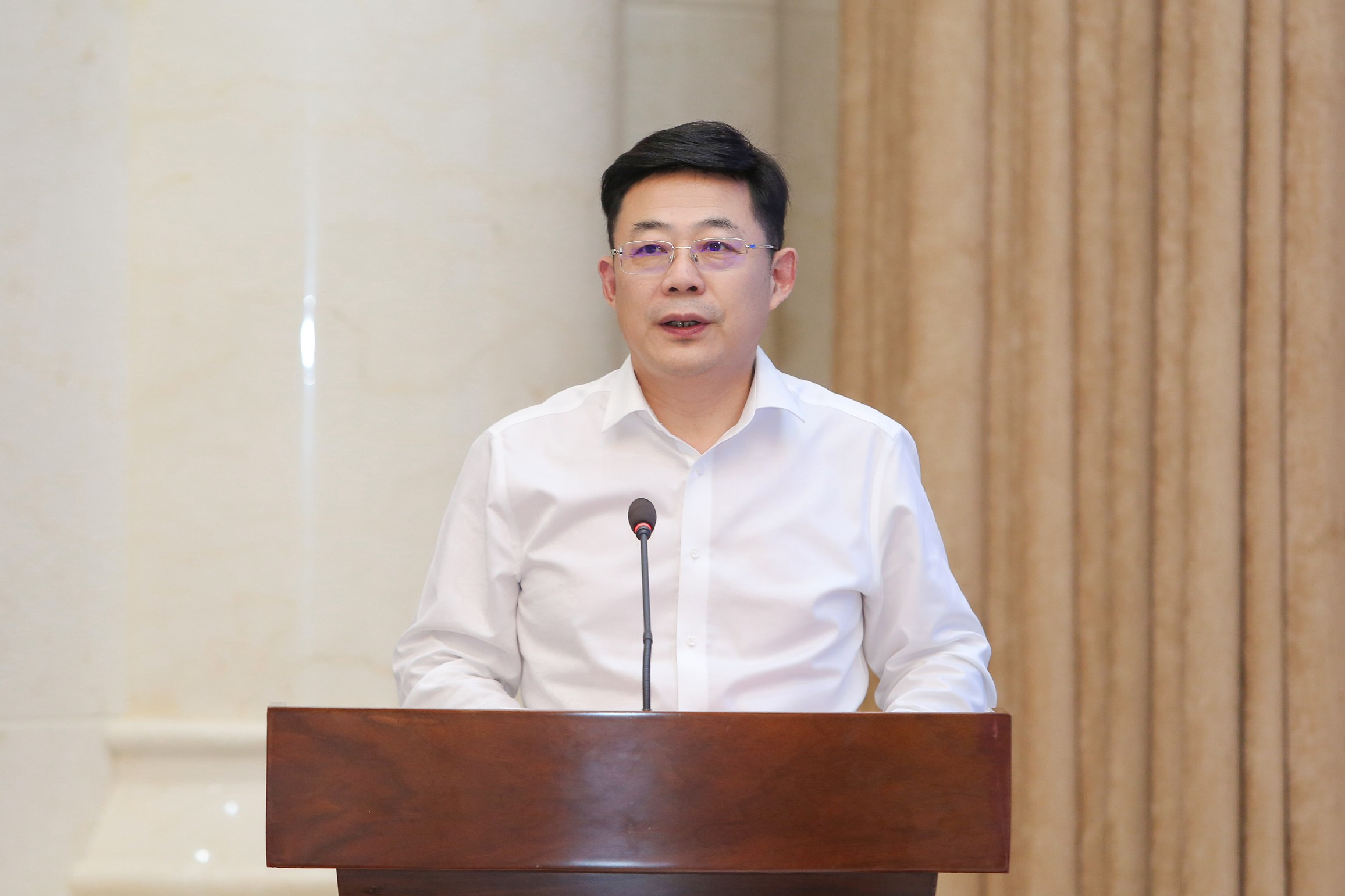 20220902182208_jxhbahe2lc 集团与中一科技进杏装bevictor伟德中一高机能电子铜箔项目”签约典礼1_眸目压缩.jpg