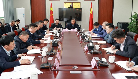 张乃文调研bevictor伟德专用车公司1_眸目压缩.jpg