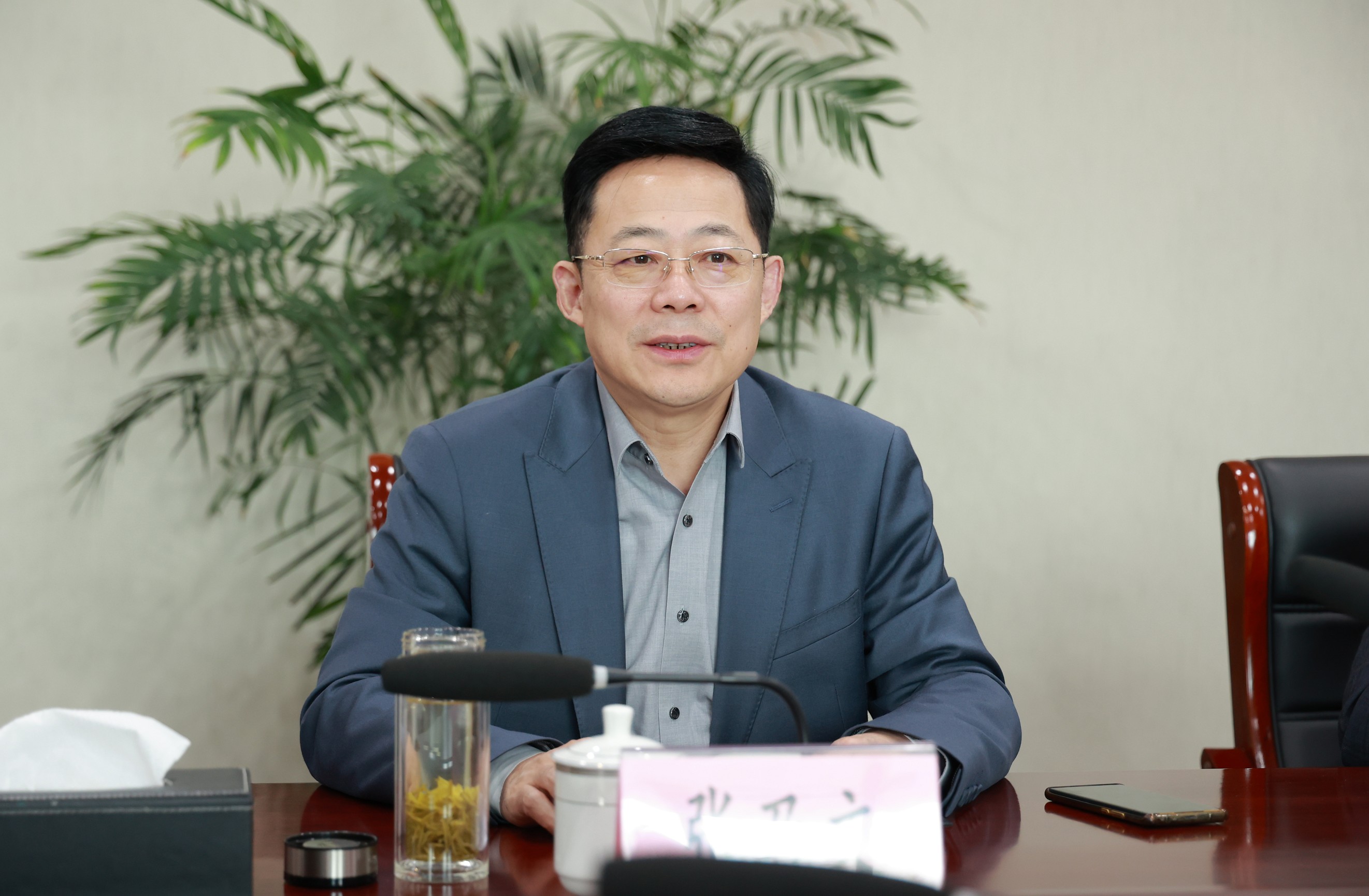 张乃文调研bevictor伟德专用车公司2_眸目压缩.jpg