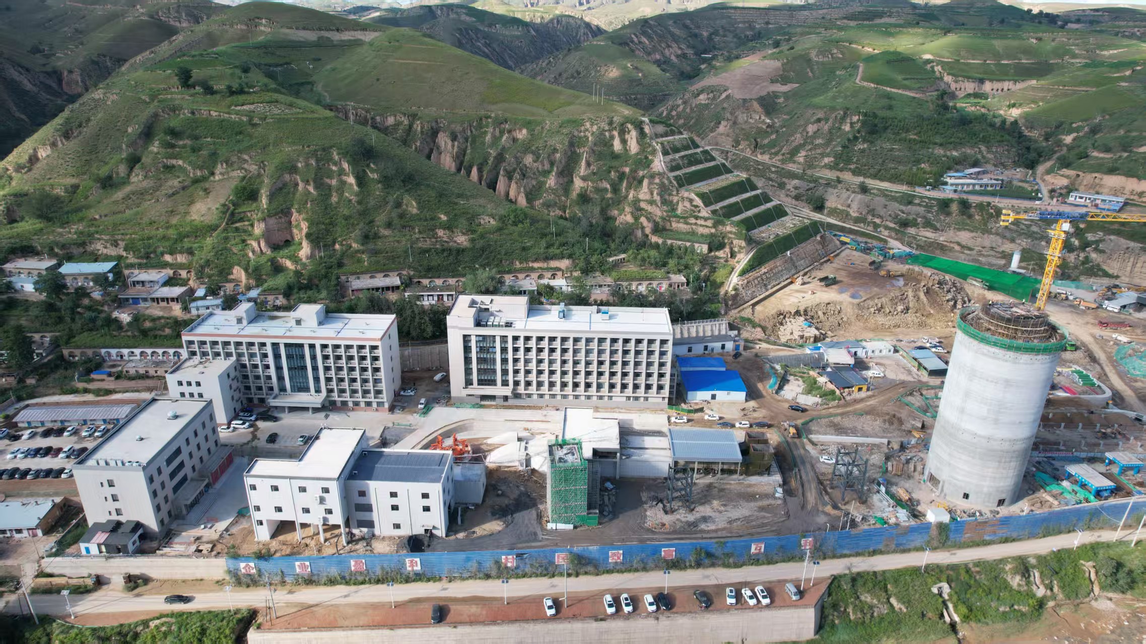 2.天云煤矿建设表景.jpg